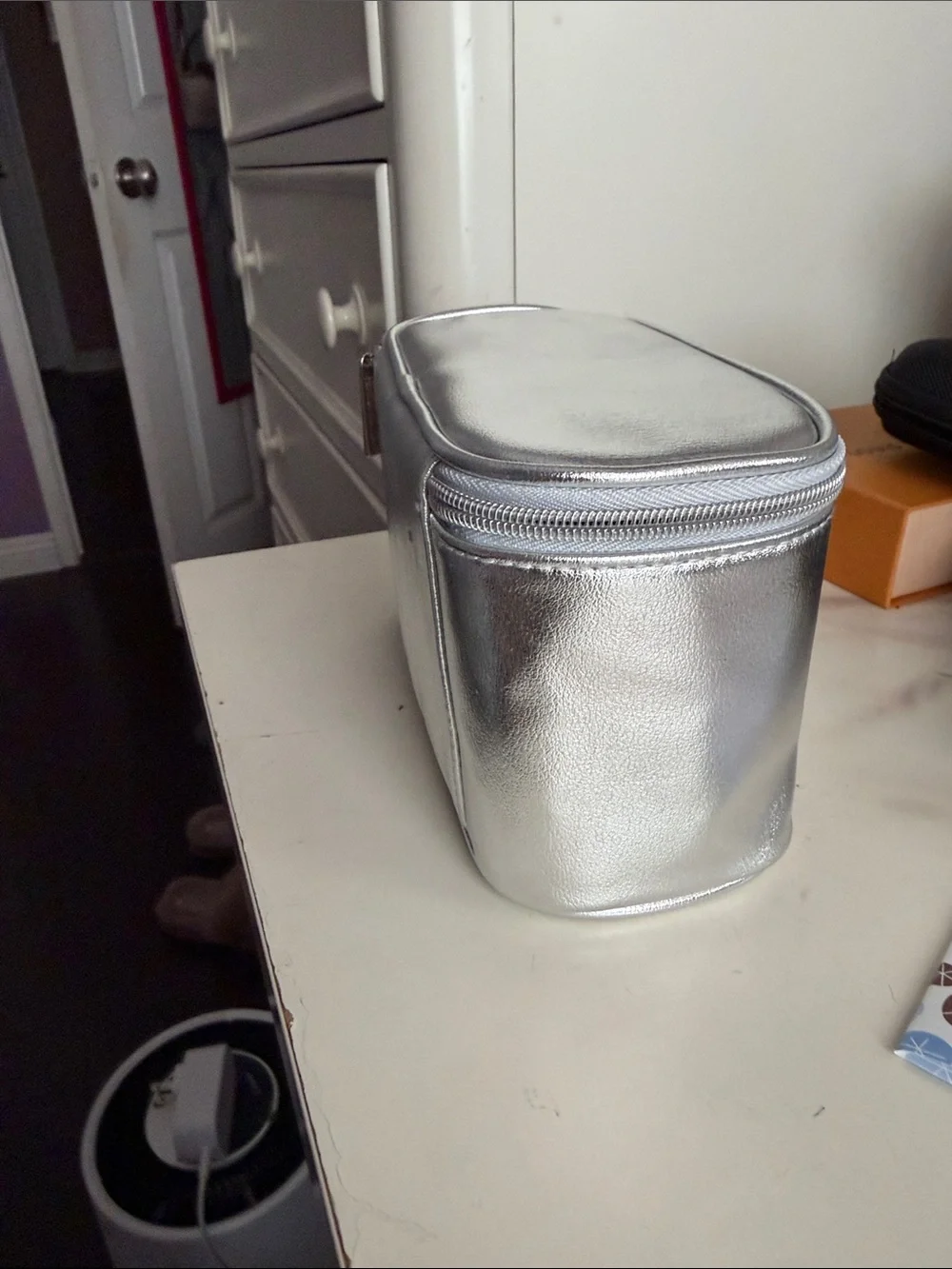 Clinique Small Light Silver Cosmetic Pouch